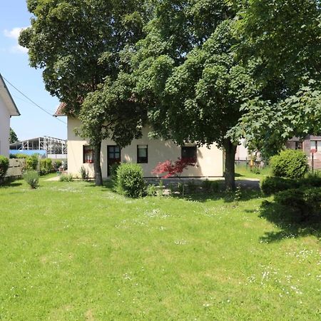 Maple Place Velika Gorica Exterior foto