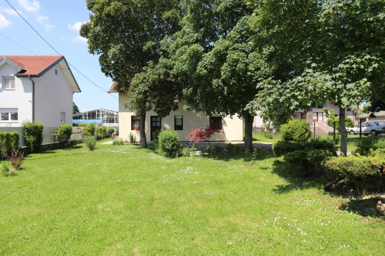 Maple Place Velika Gorica Exterior foto